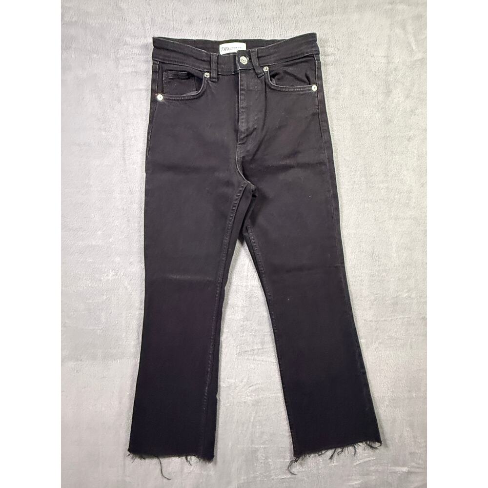 Zara Women's Straight Leg Mini Flare Fray Hemโ Black Denim Jeans Size 6